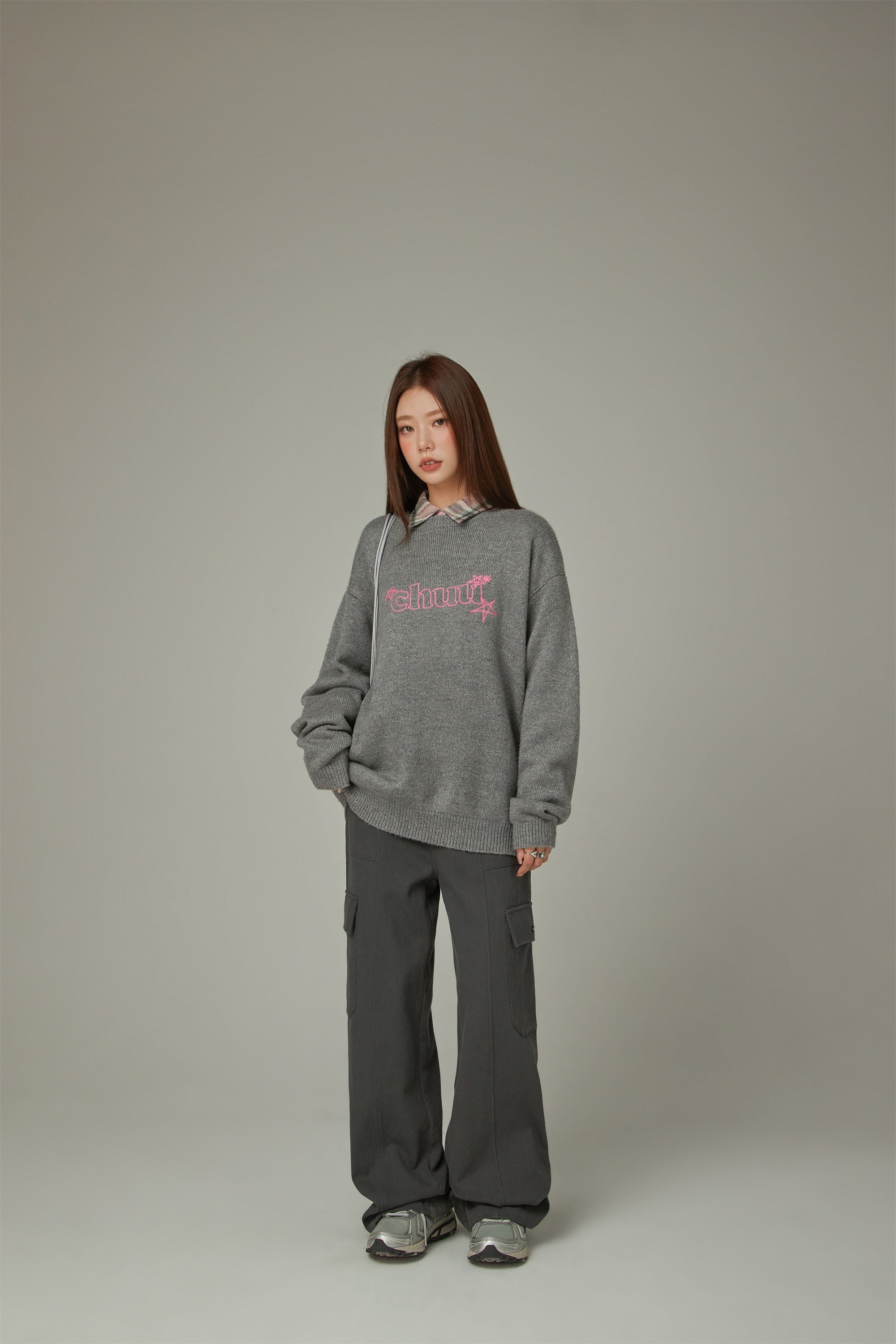 CHUU Logo Star Lettering Loose Fit Knit Sweater | International delivery