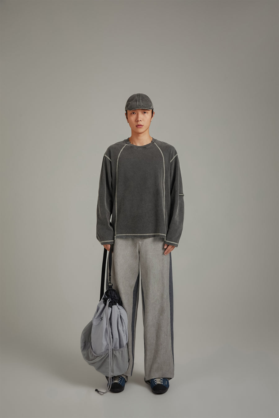 CHUU Two Toned Line Wide Pants