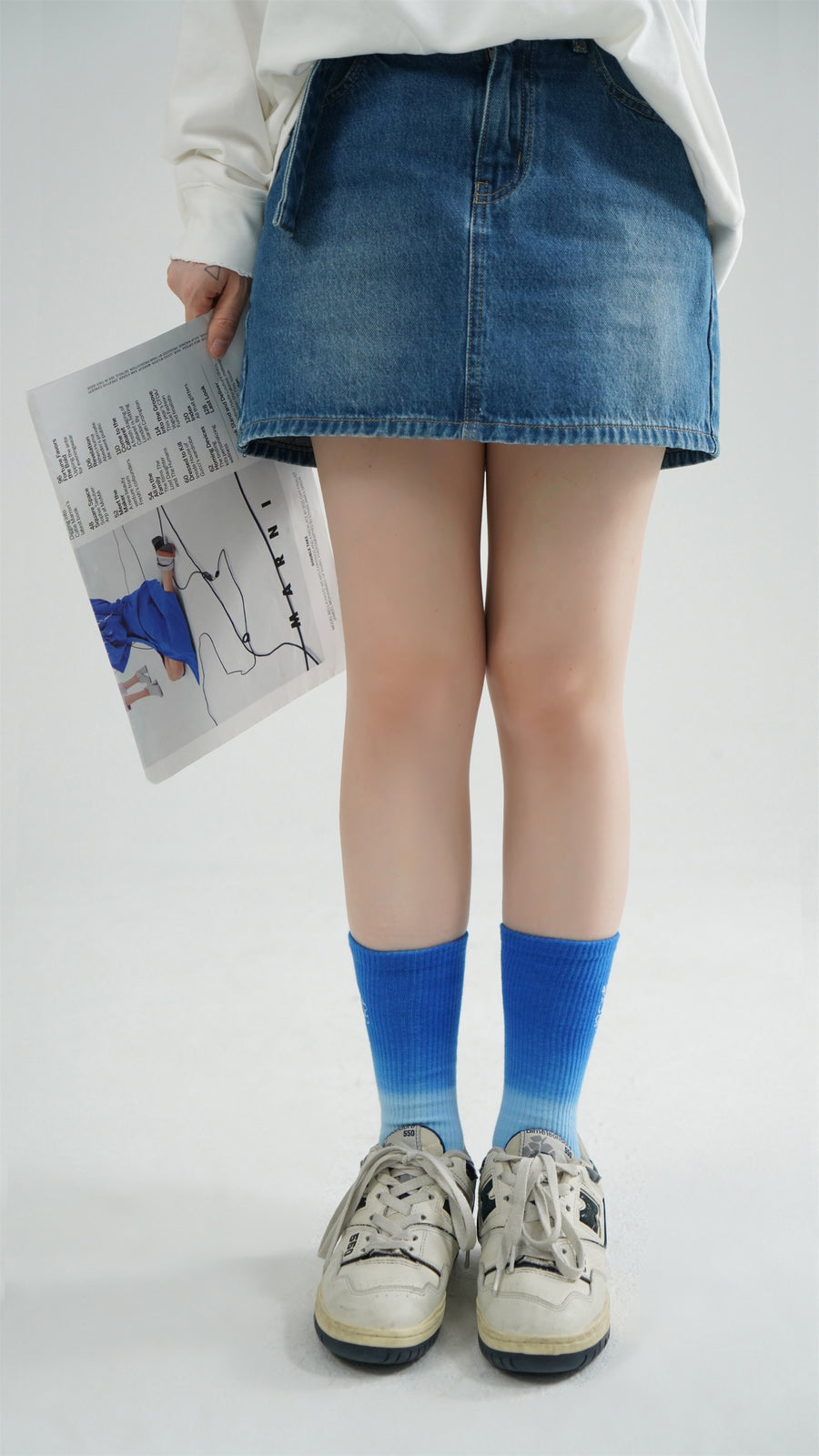 CHUU Sky Gradient High Socks