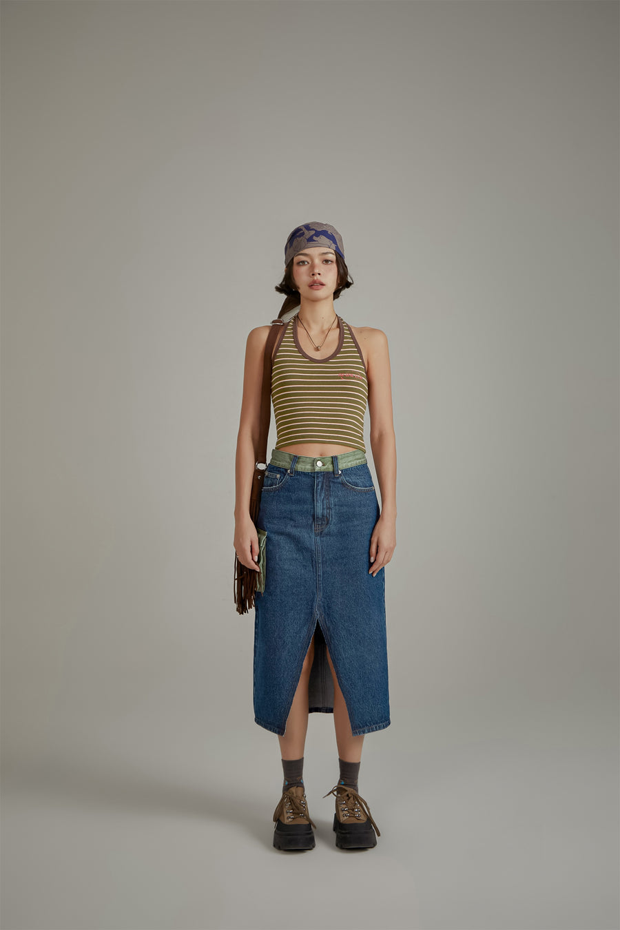 CHUU Pop Of Color Pocket Slit Long Denim Skirt