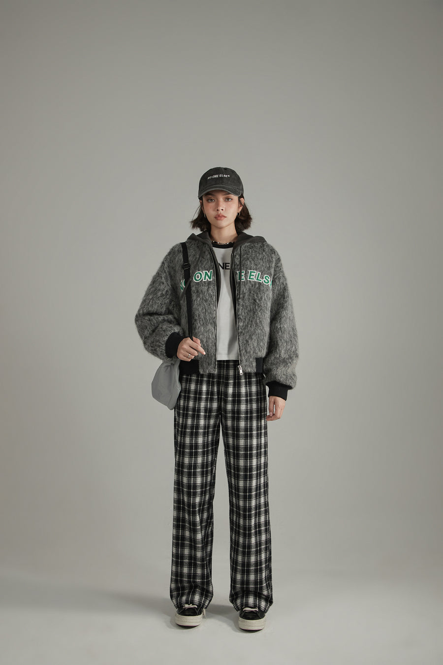 CHUU Fuzzy Logo Two Toned Jacket