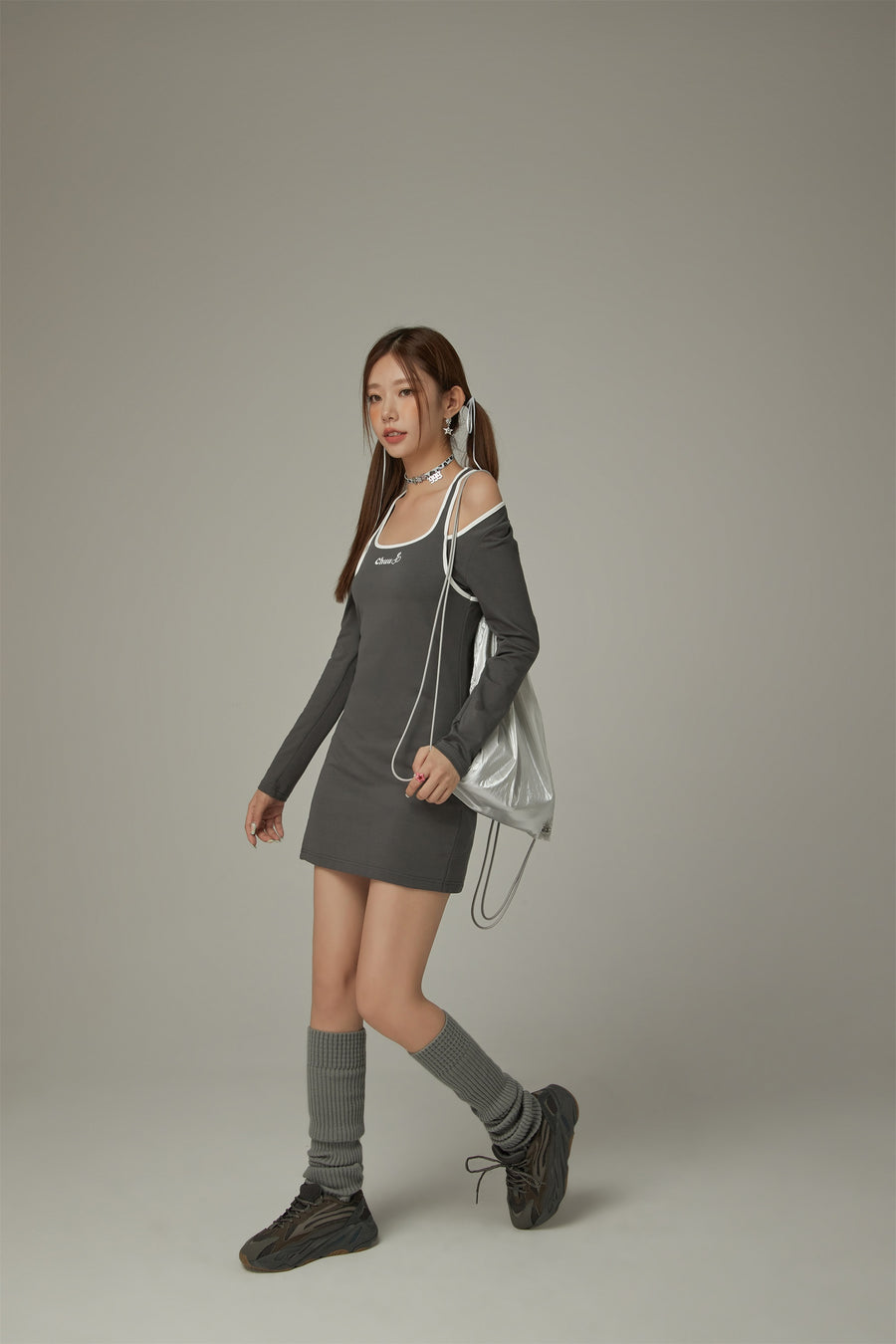 CHUU Off Shoulder Split Long Sleeve Mini Dress