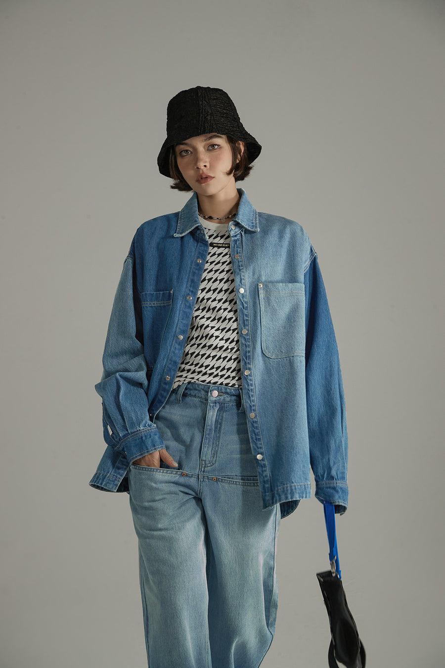 CHUU Color Matching Denim Shirt