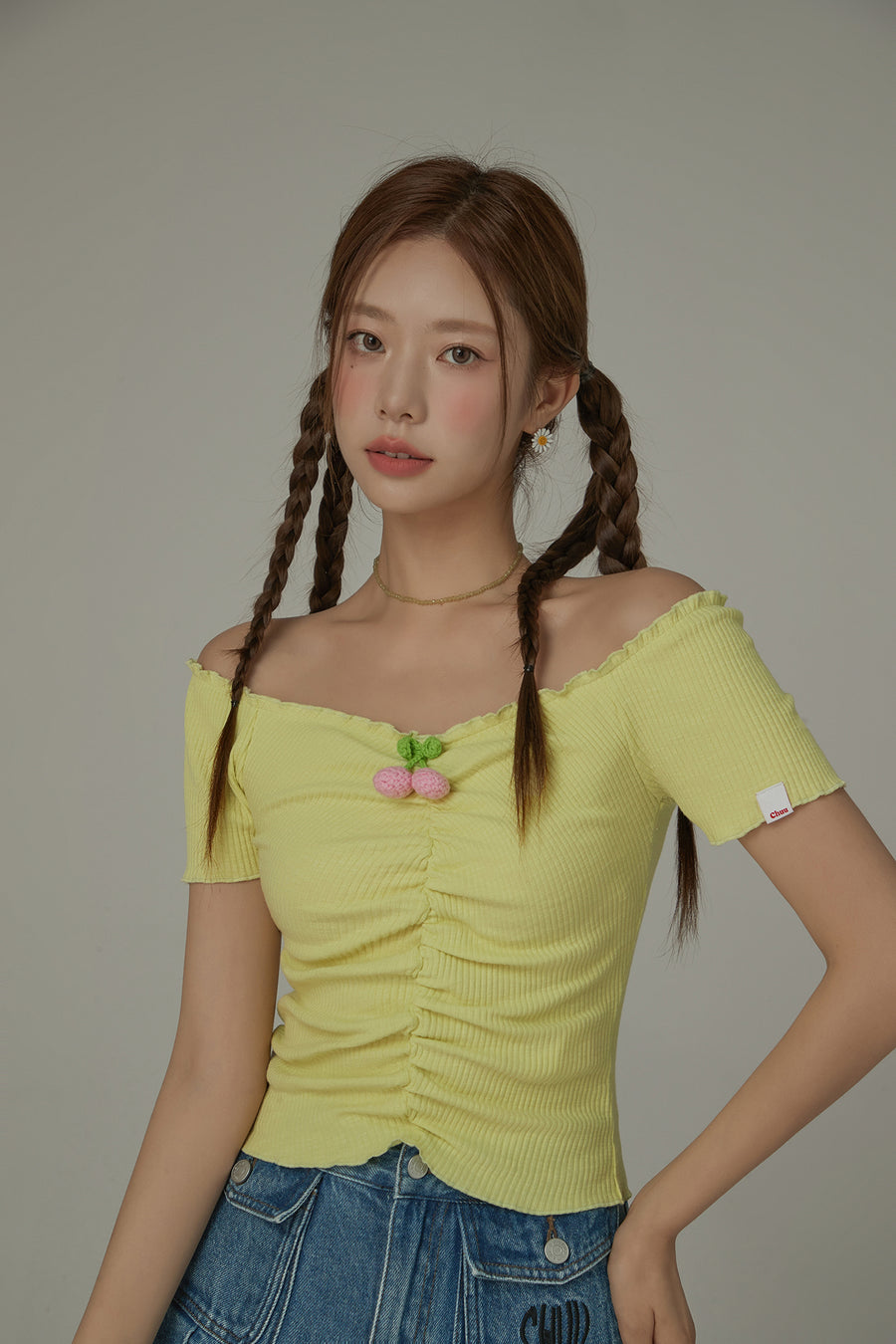 CHUU Crochet Cherry Front Shirring Knit Top