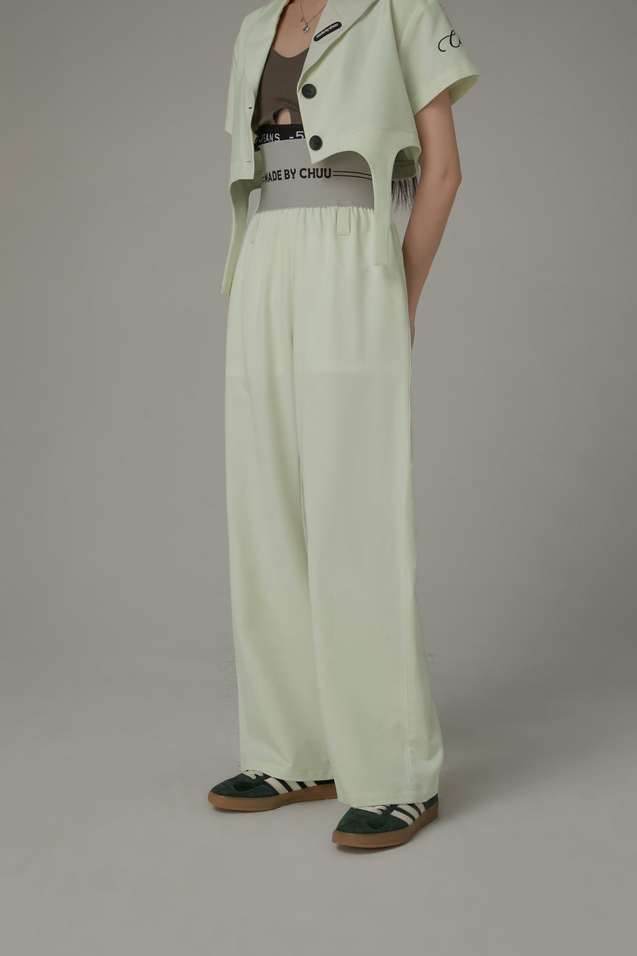 CHUU Contrast Letter High Waist Banded Wide Pants