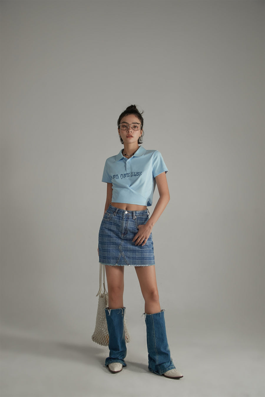 CHUU Checked Fringed Hem Denim Mini Skirt