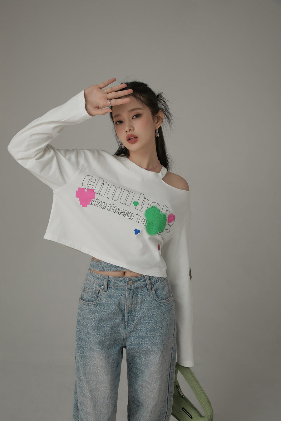 CHUU Size Doesnt Matter Open Shoulder Color Hearts Cropped T-Shirt