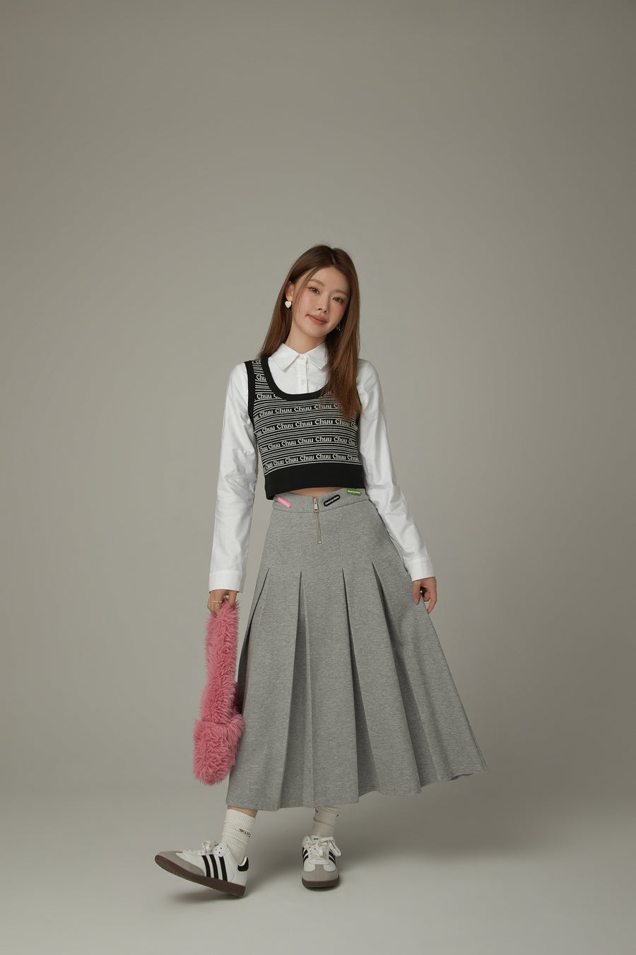 CHUU Logo Lettering Knit Sleeveless Top