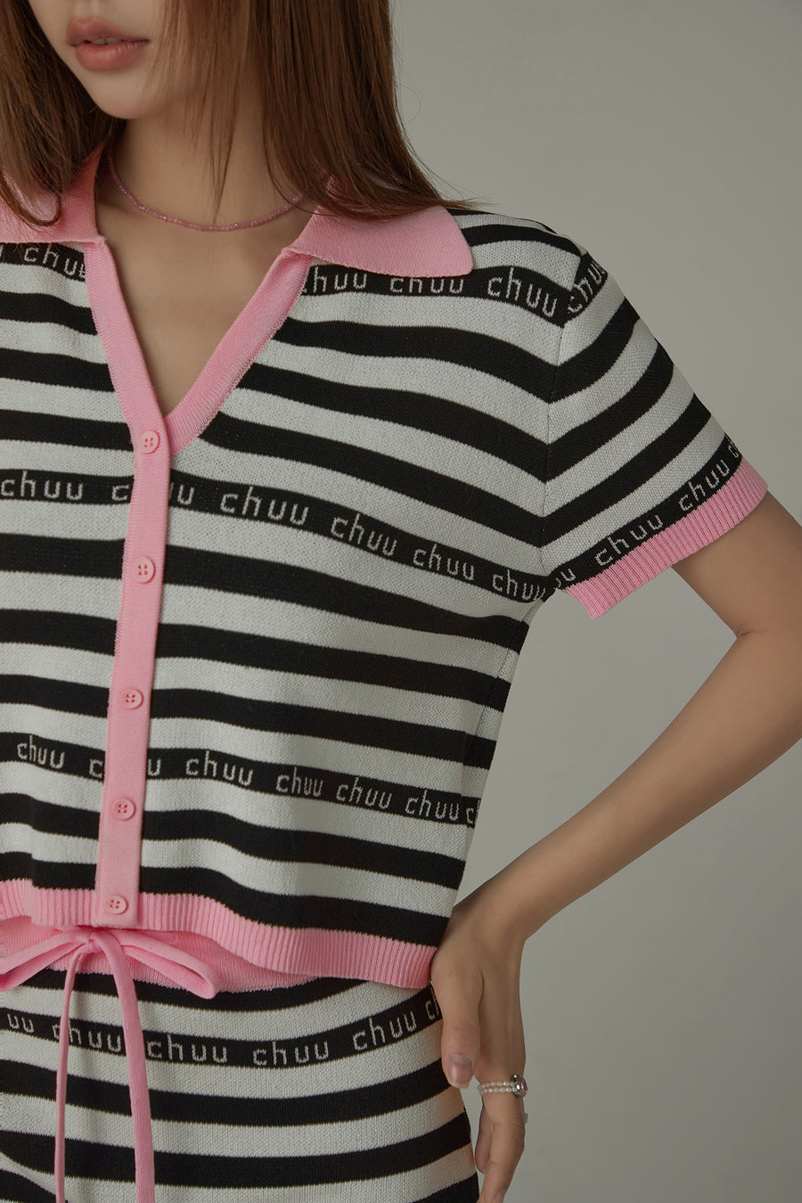 CHUU Chuu Lettering Striped Contrasting Color Knitted Sweater