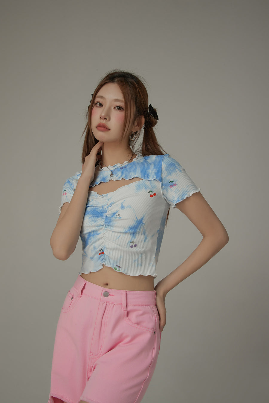 CHUU Tie-Dye Printed Cherries Key Hole Slit Crop Top