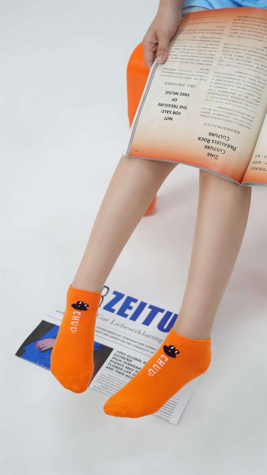 CHUU Chuu Lettering Colored Ankle Socks