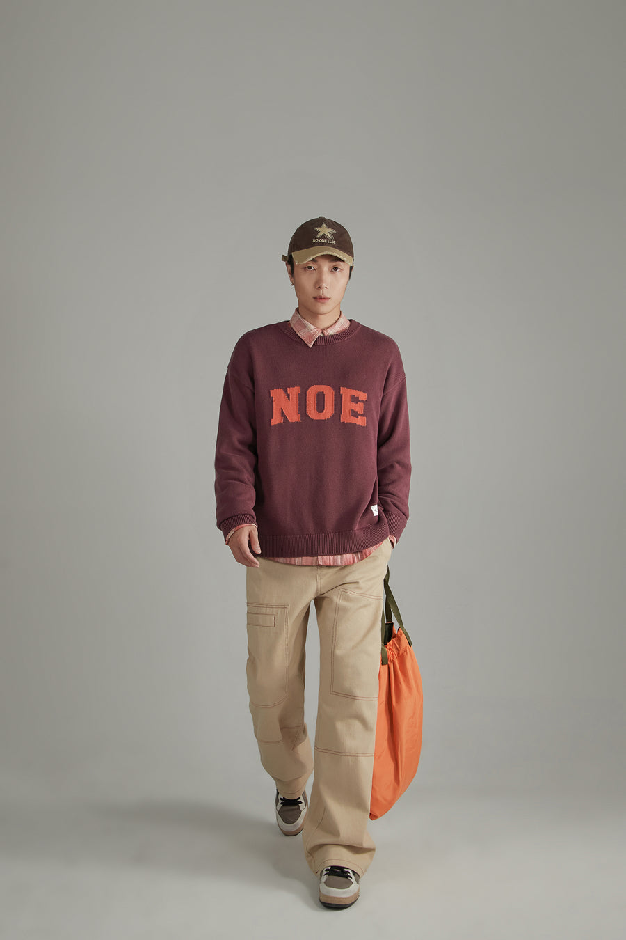 CHUU Lettering Loose Knit Sweater