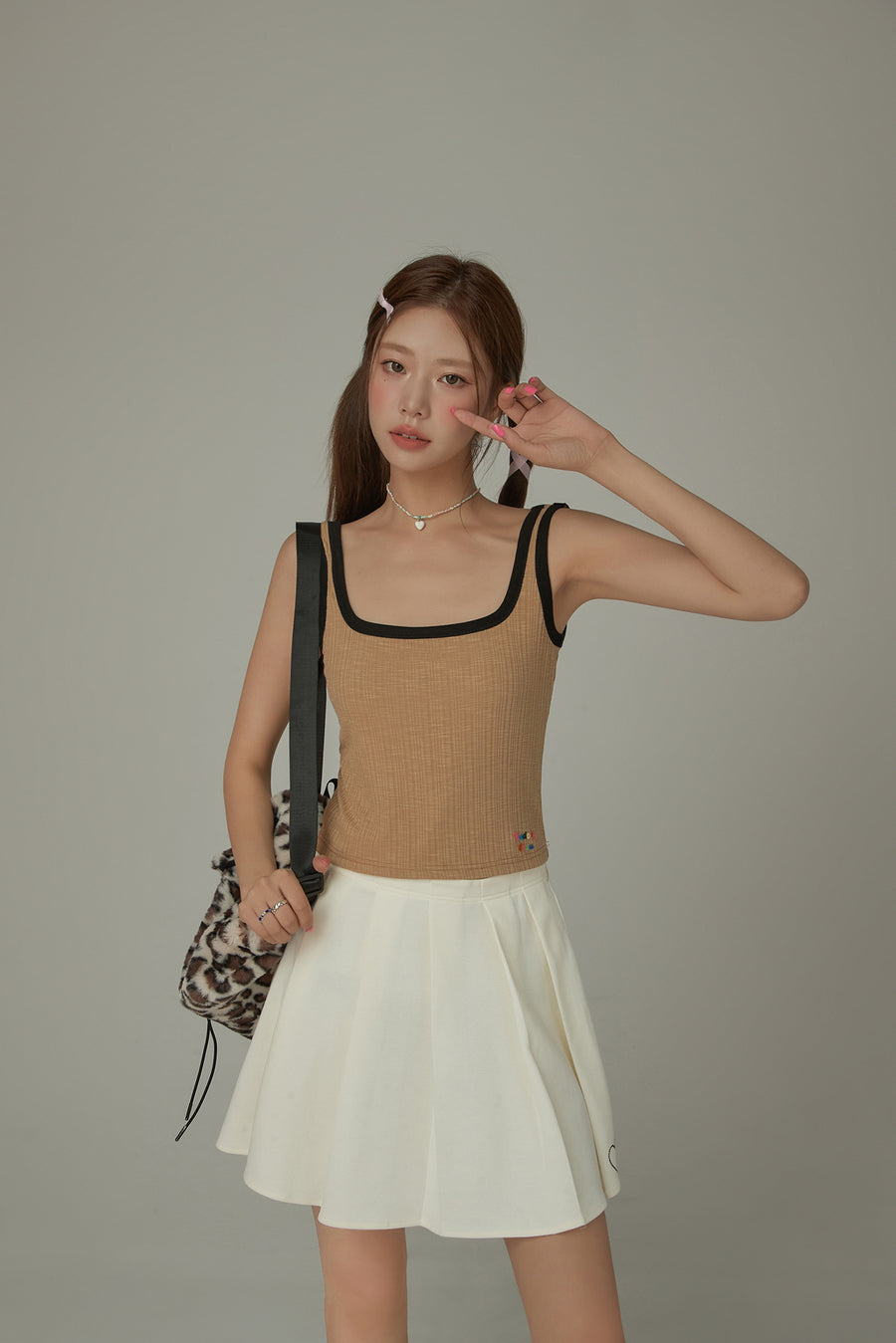 CHUU Color Lined Ribbed Sleeveless Semi Crop Top