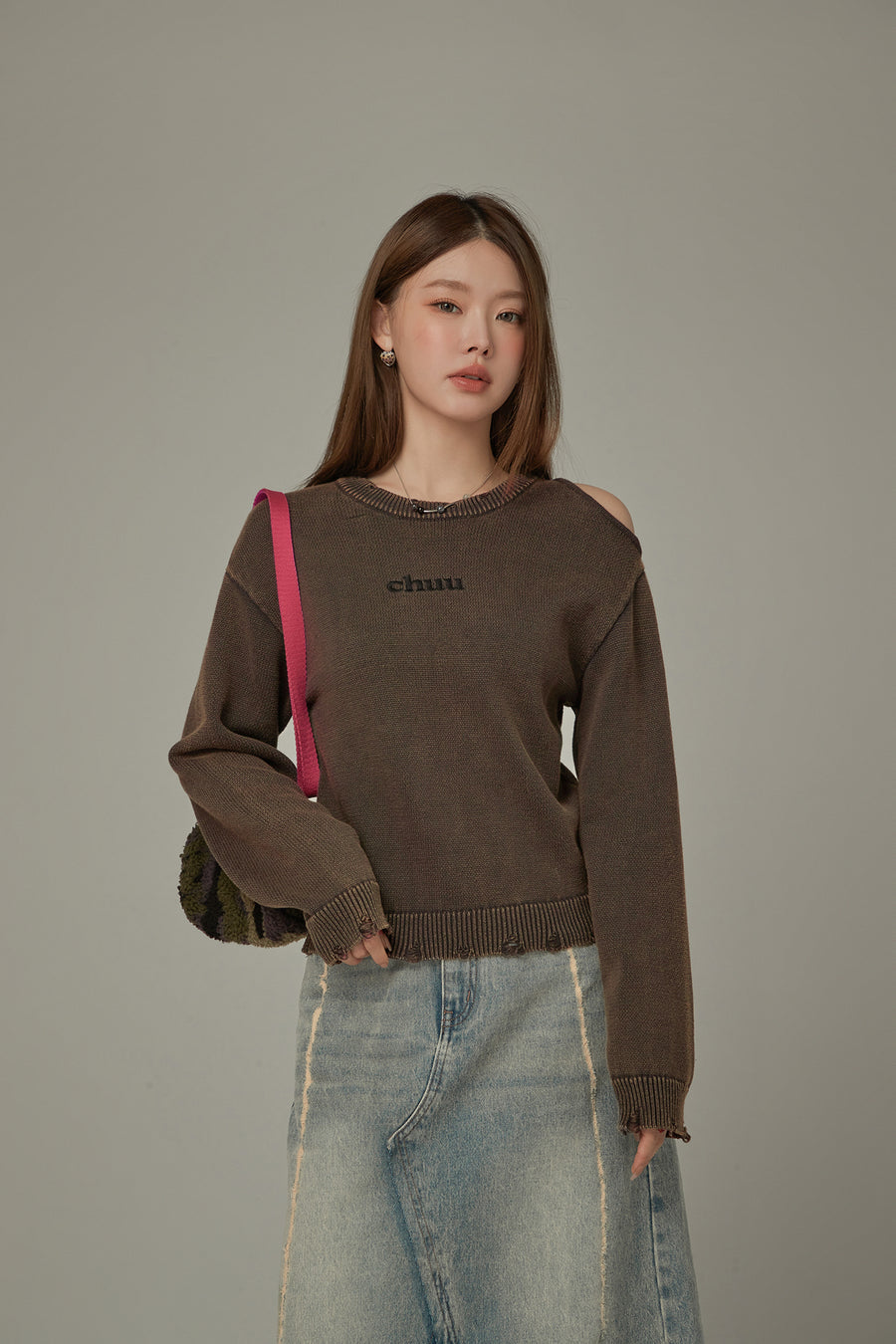 CHUU One Shoulder Cut Out Distressed Knit Sweater