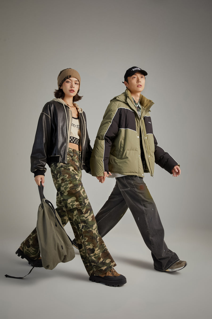 CHUU Camouflage Cargo Wide Pants