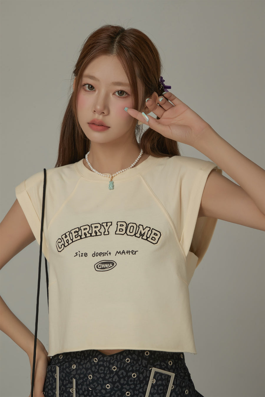 CHUU Cherry Bomb Embroidered Cropped Boxy T-Shirt