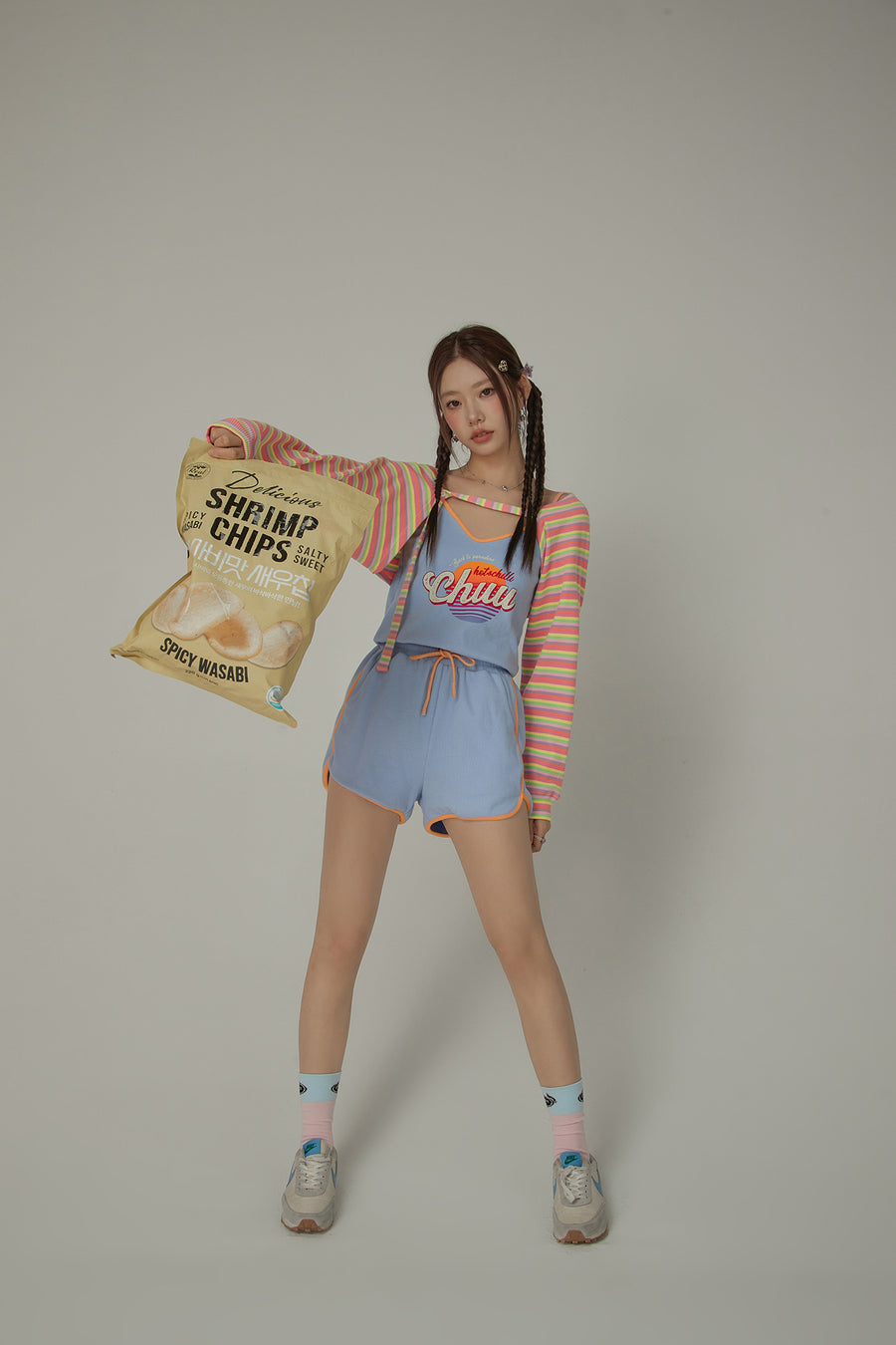 CHUU Back To Paradise Letter Printed Casual Drawstring Jumpsuit