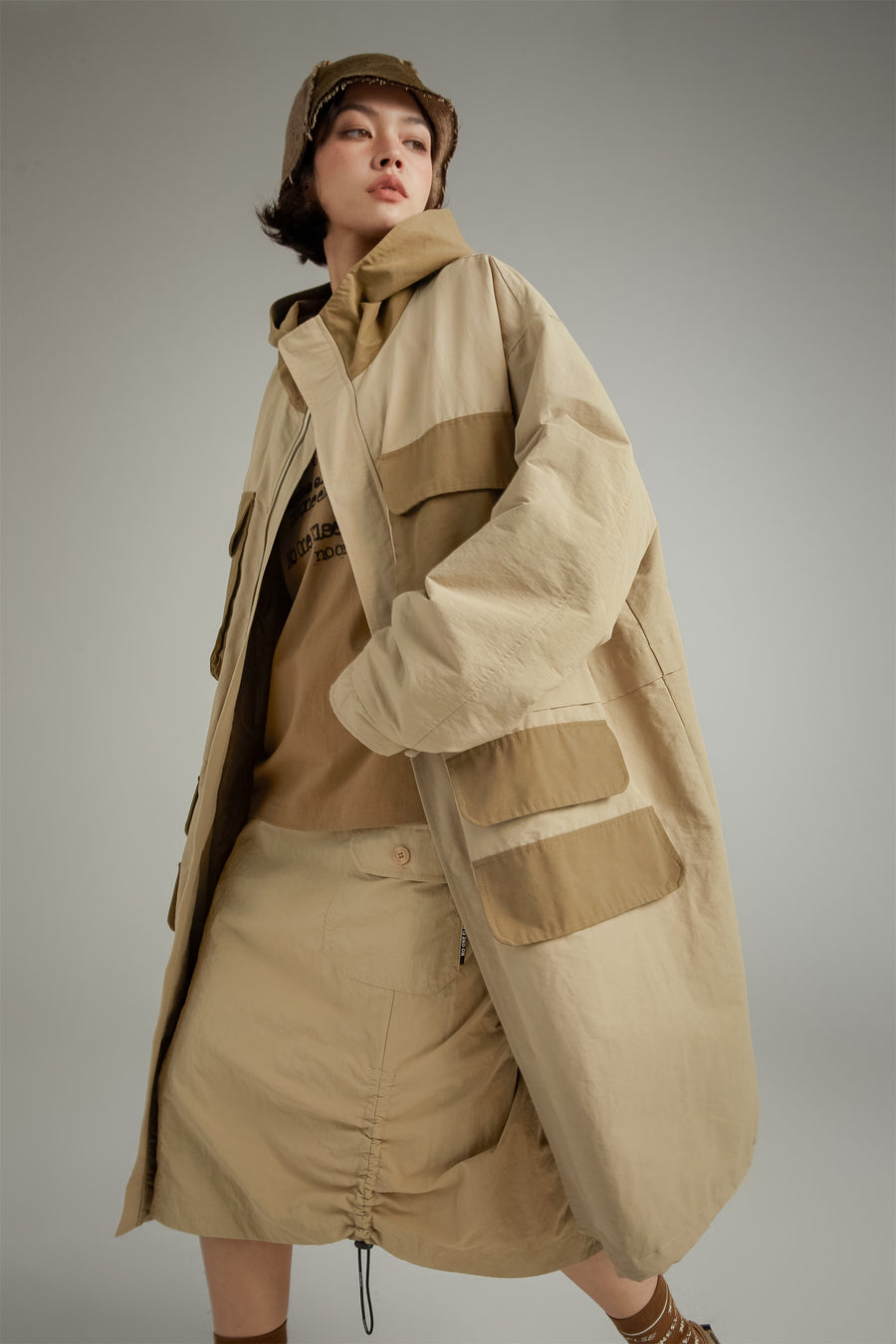 CHUU Two Tone Cargo Long Jacket