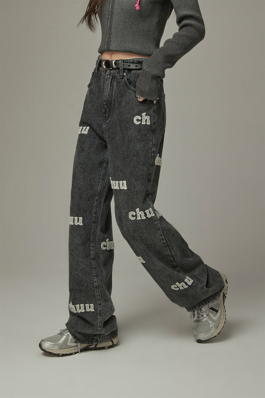 CHUU Lettering Logo Denim Jeans