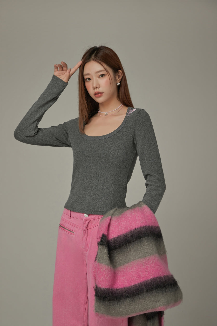 CHUU U Neck Basic Long Sleeve T-Shirt