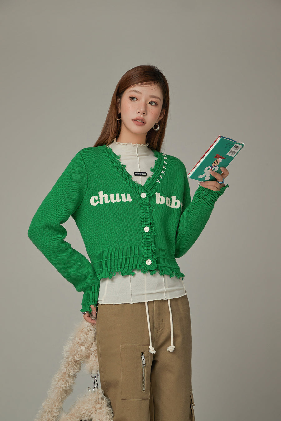 CHUU Logo Distressed Colored Knit Cardigan