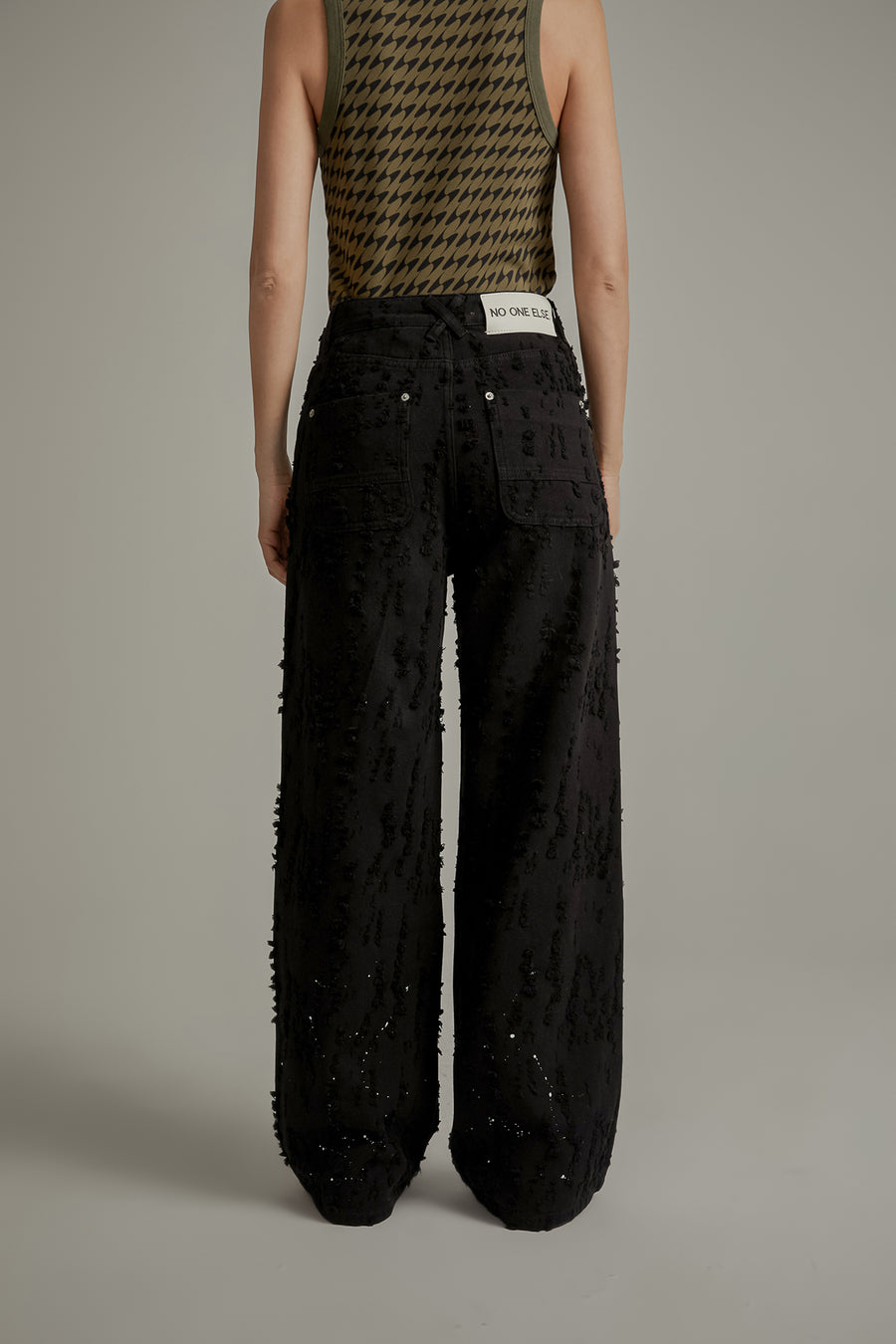 CHUU Frayed Ball Pattern Wide Denim Jeans