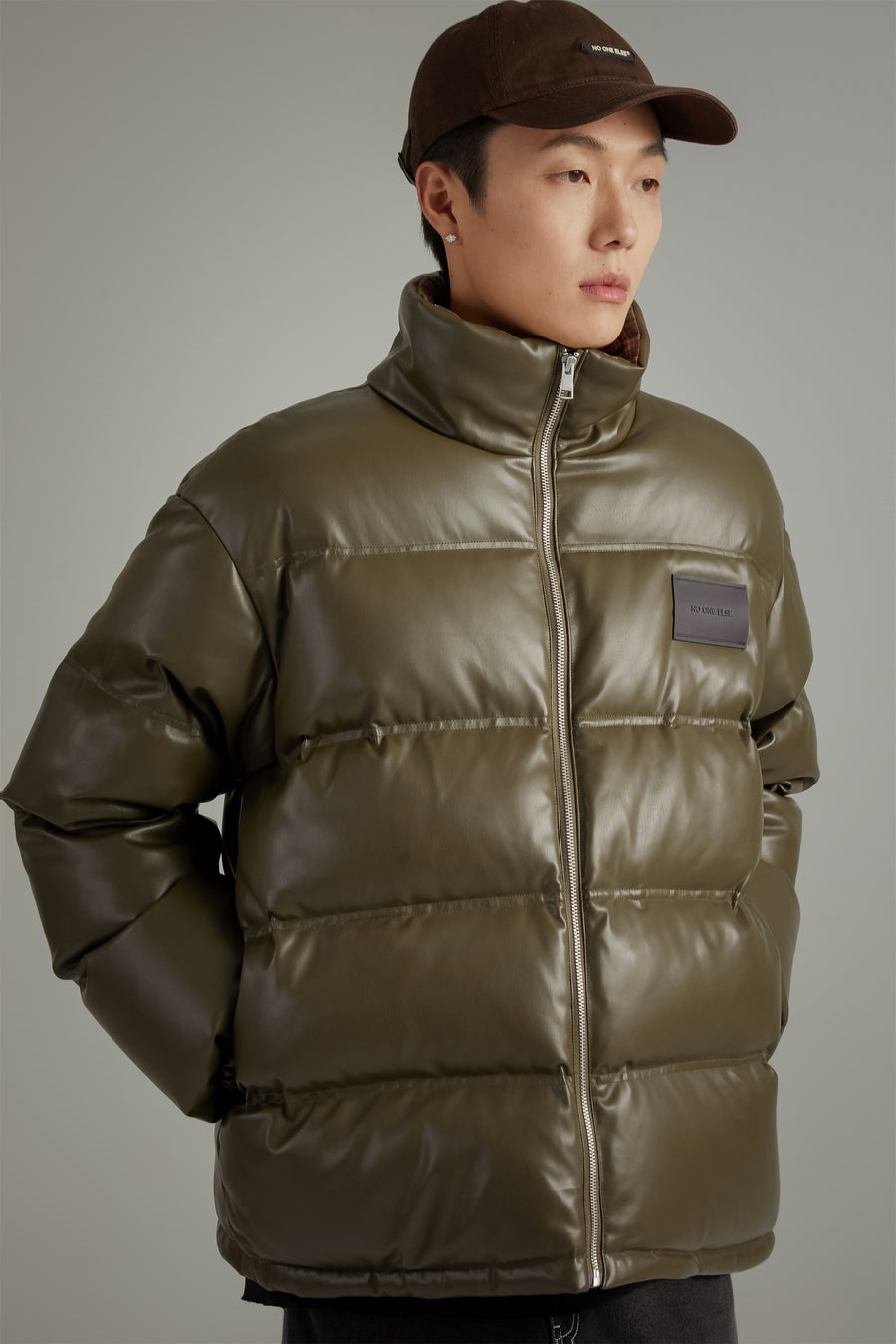 CHUU Leather Loose Fit Short Padded Jacket