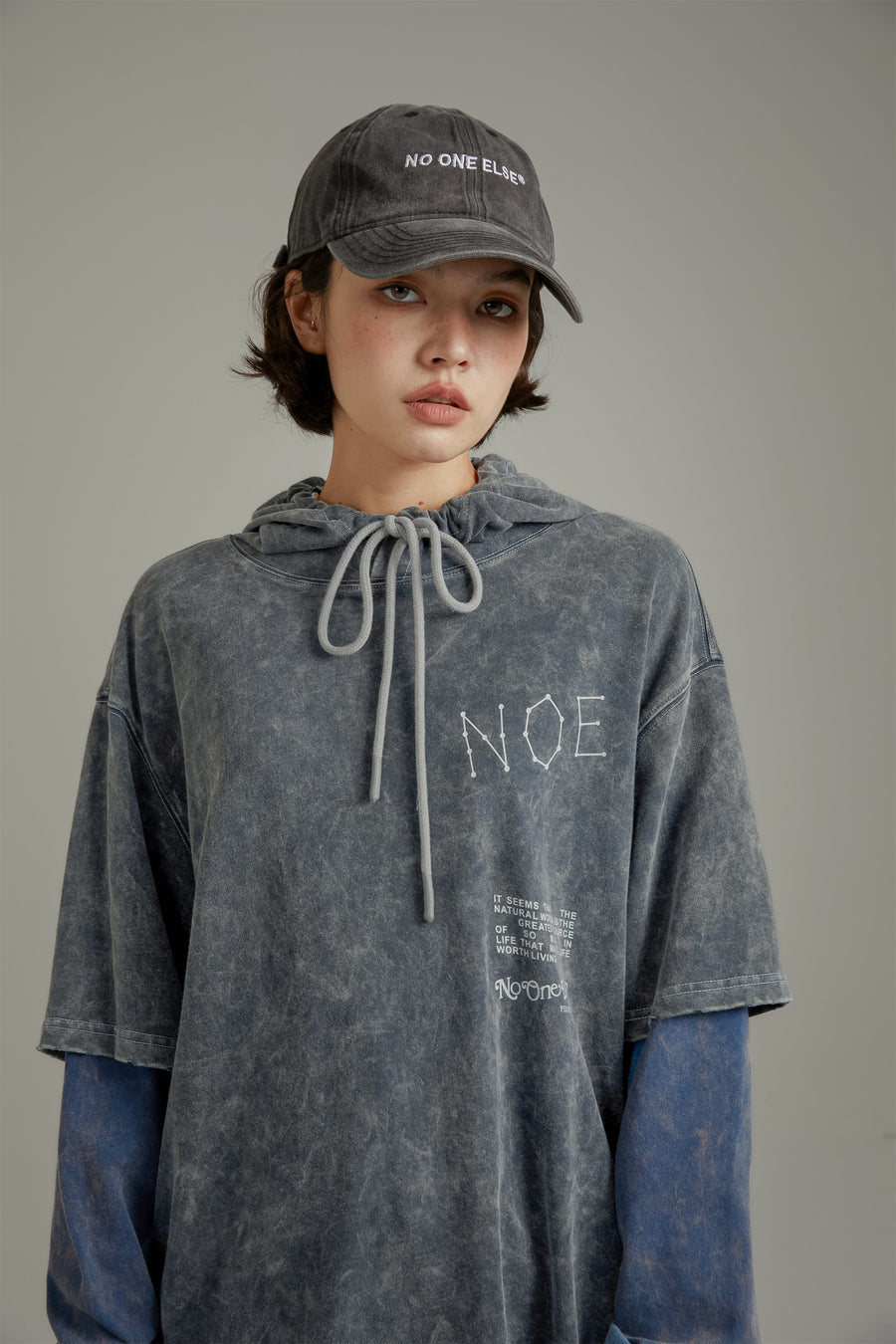 CHUU Print Logo Short Sleeve String Hoodie