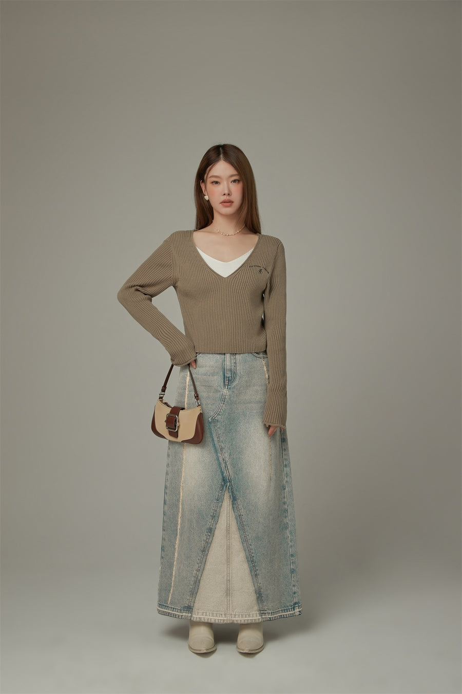 CHUU Color V-Neck Layered Knit Sweater