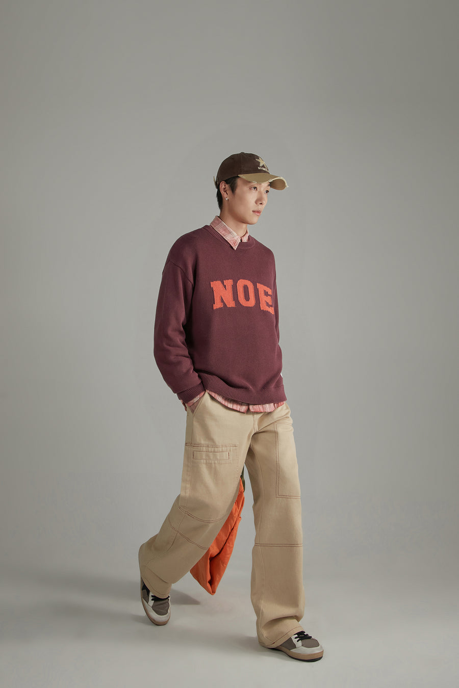 CHUU Lettering Loose Knit Sweater