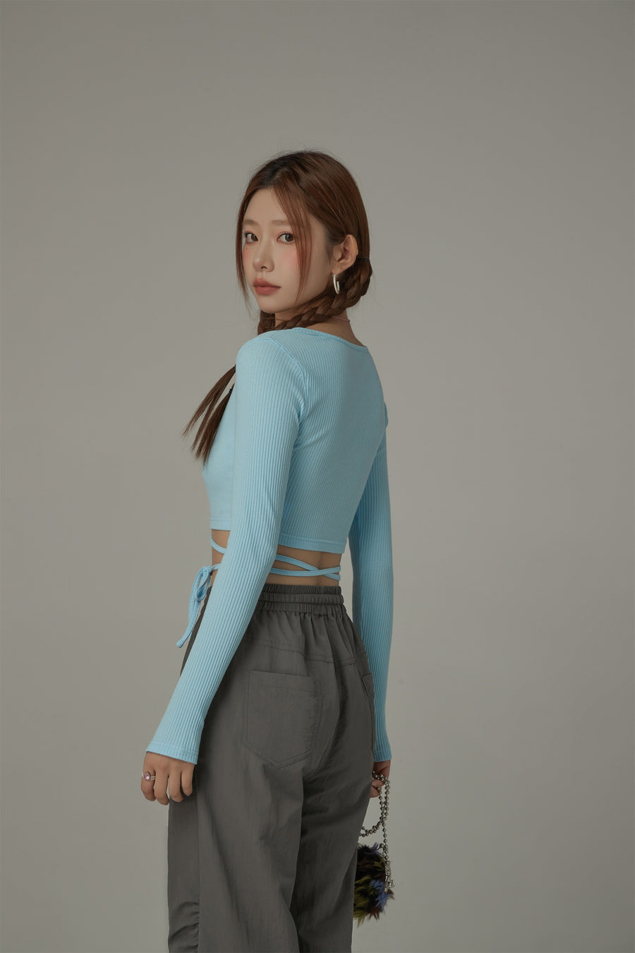 CHUU Ribbed Front Keyhole Long Sleeve Criss Cross Top