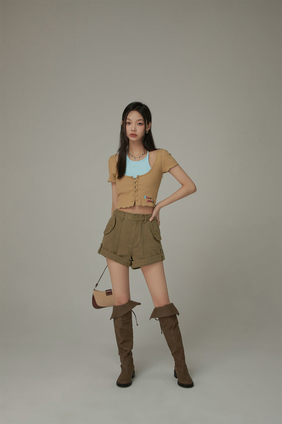 CHUU Halter Neck Eyelet Color Blocked T-Shirt