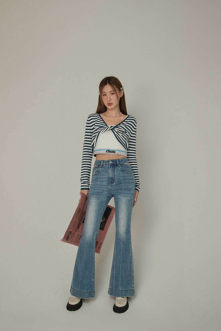 CHUU Ripped Pocket Cutout Waist Bootcut Jeans