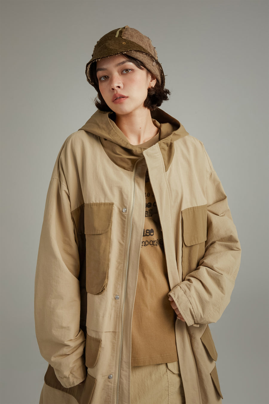 CHUU Two Tone Cargo Long Jacket