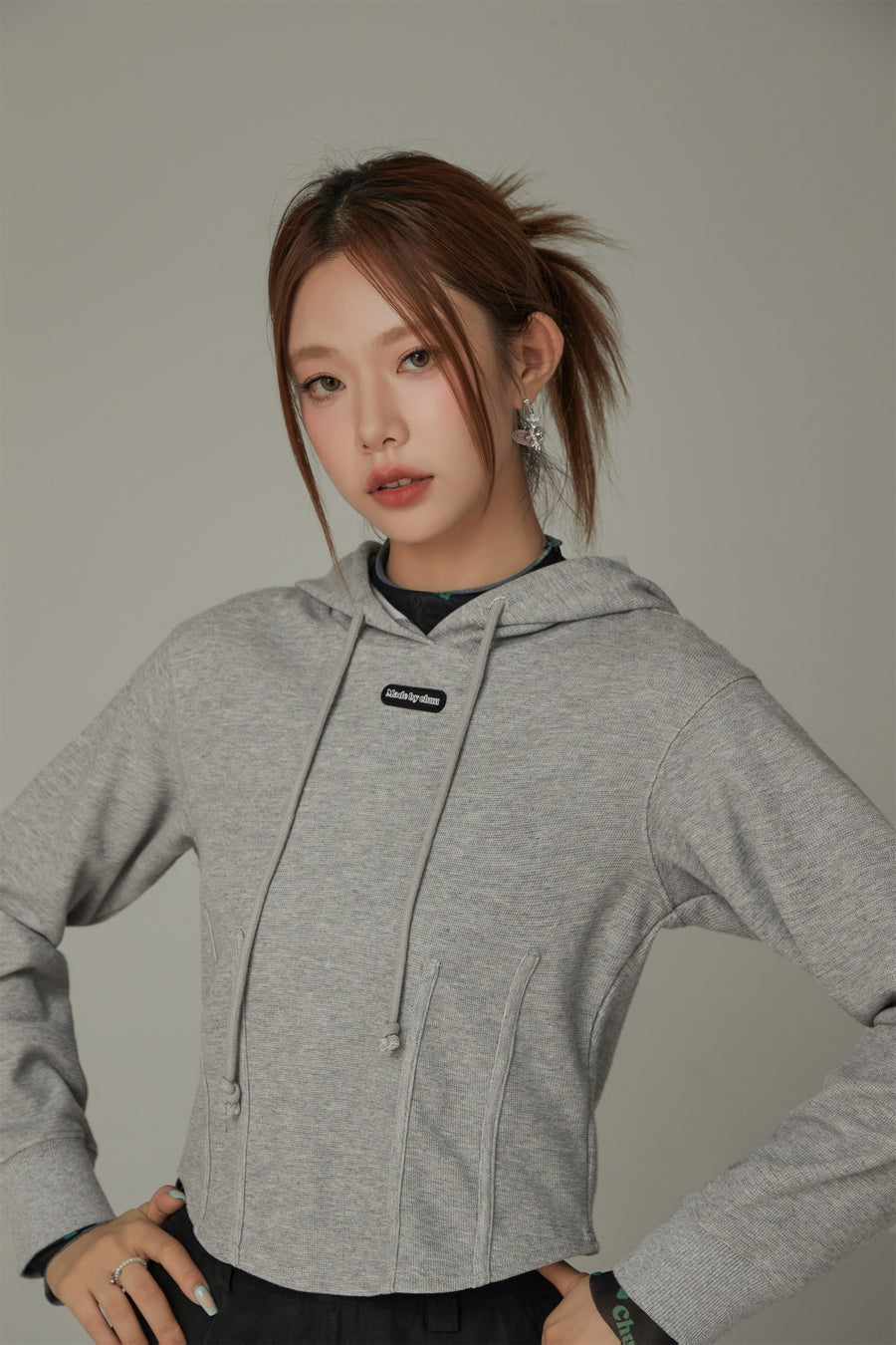 CHUU Basic Crop Drawstring Hoodie