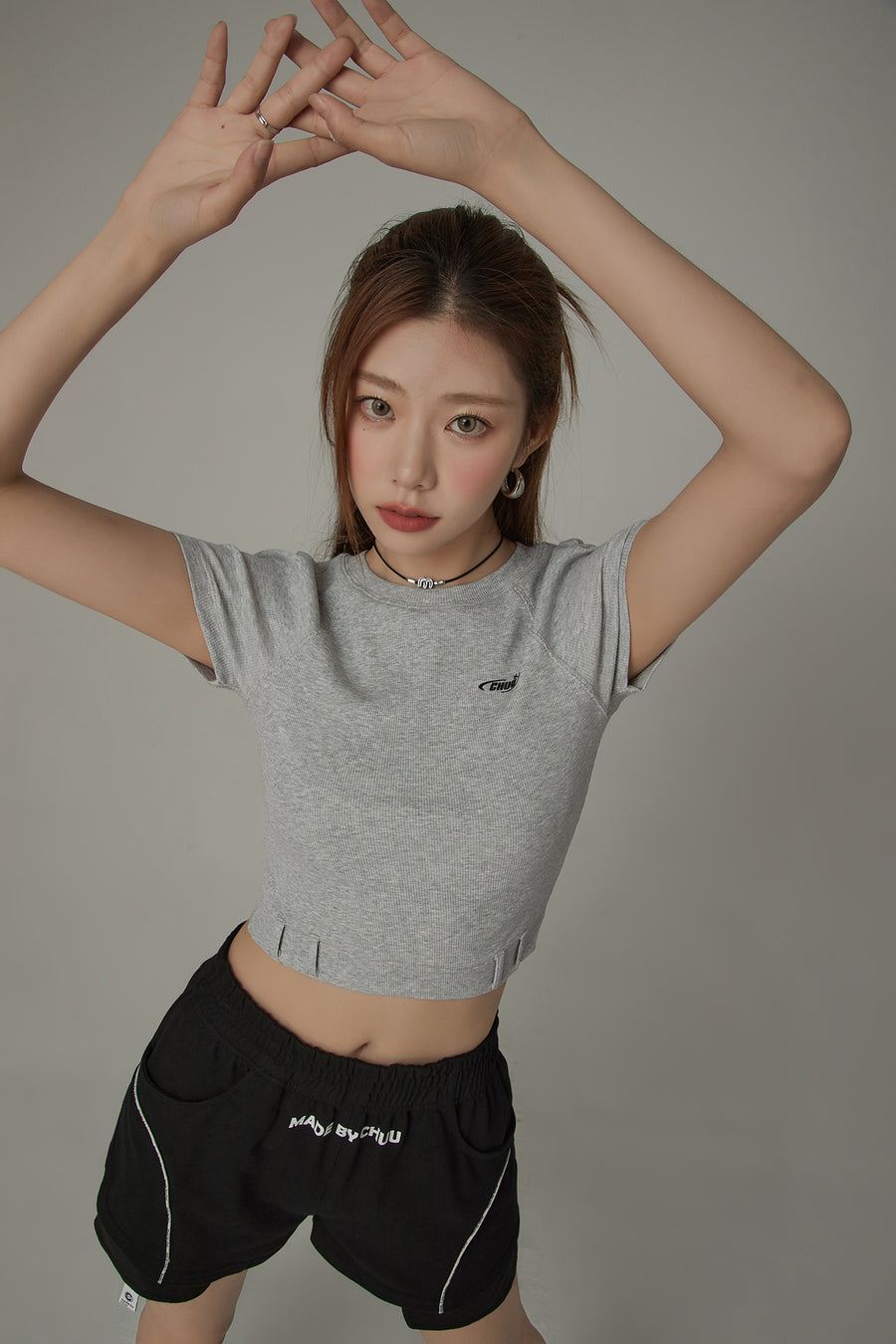 CHUU Back Cut Out Slim Crop Daily T-Shirt