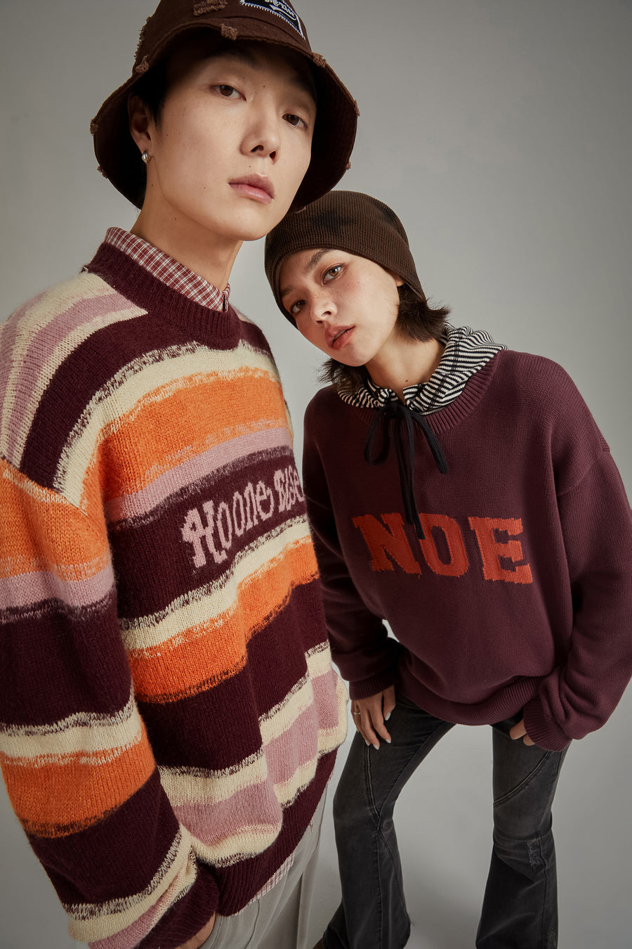 CHUU Logo Striped Loose Knit Sweater