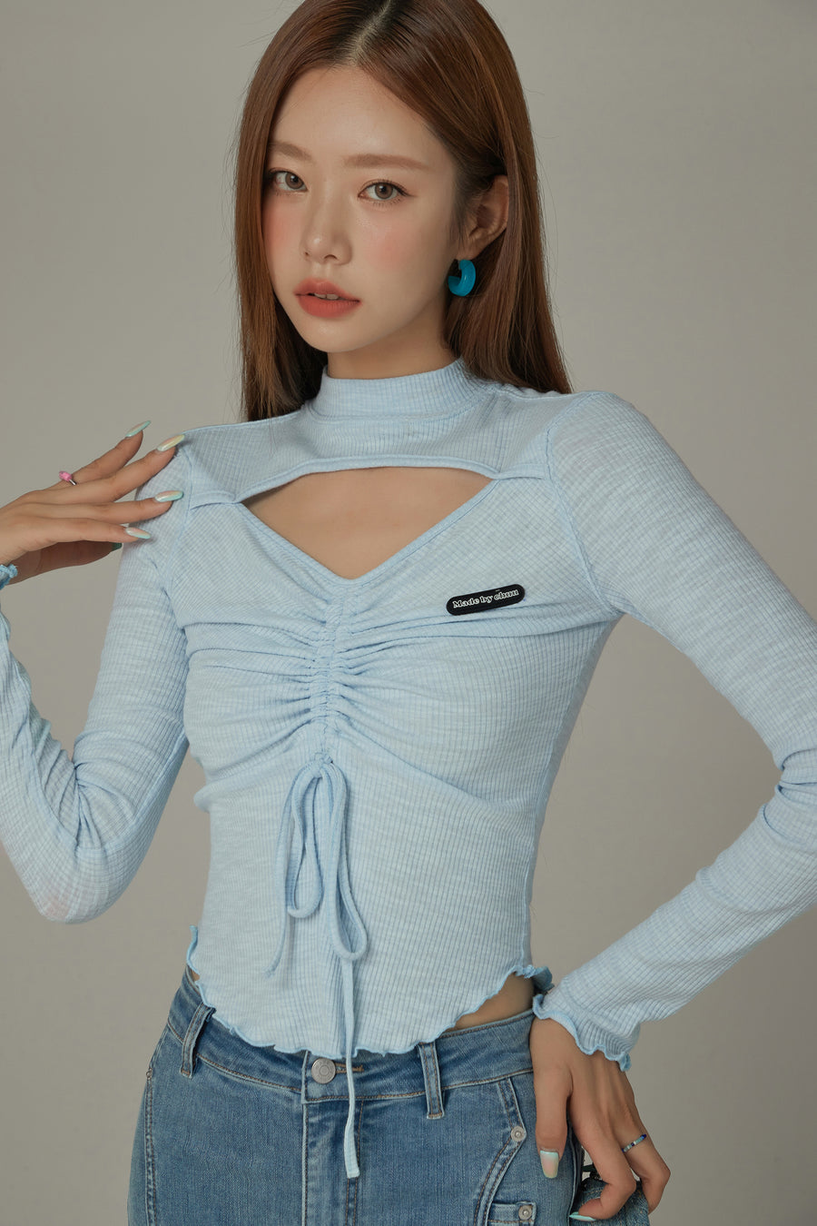 CHUU Front Slit Ruffle String T-Shirt