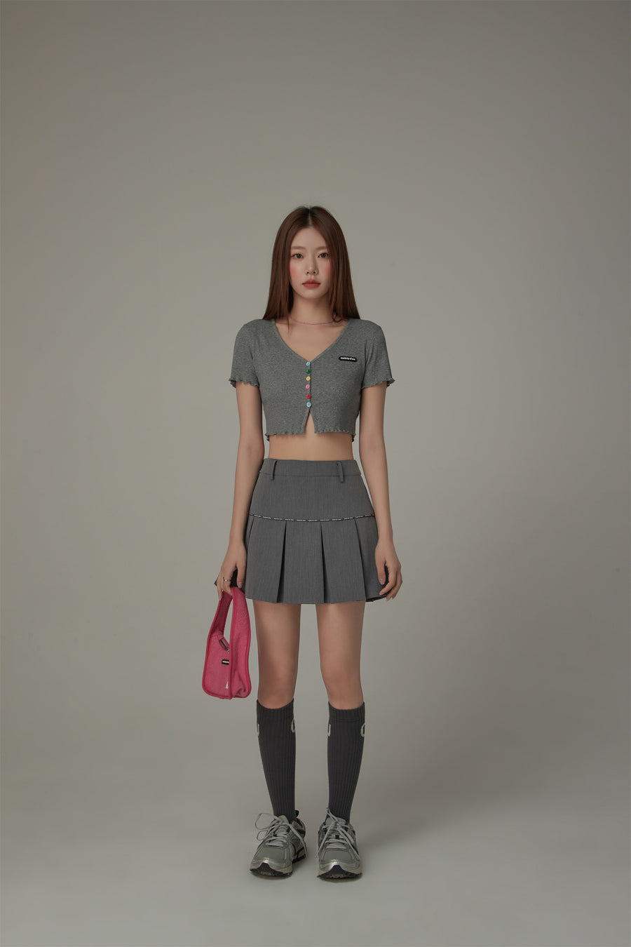 CHUU Rainbow Button Raw Hem Cropped T-Shirt