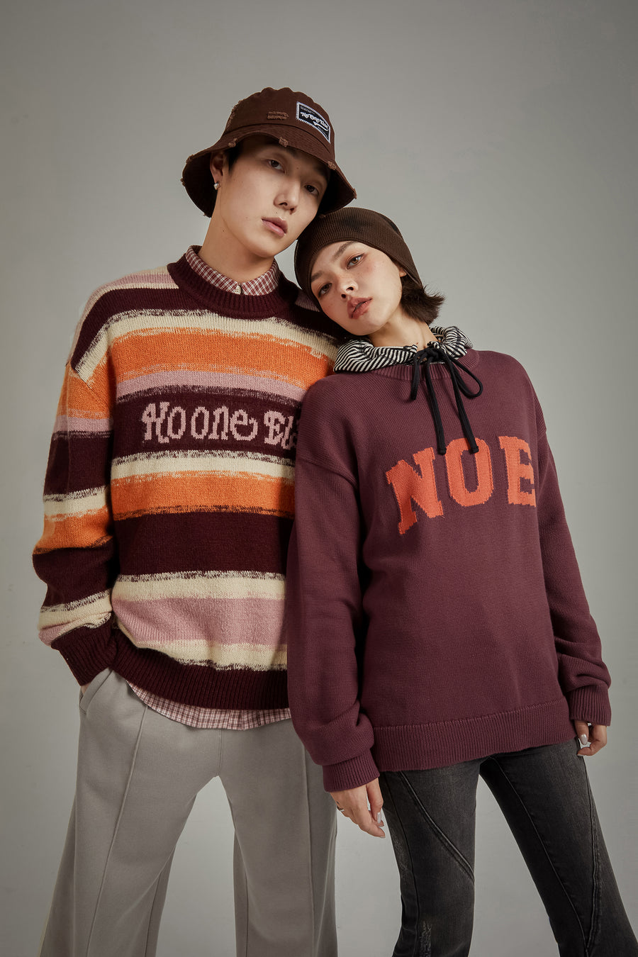 CHUU Logo Striped Loose Knit Sweater