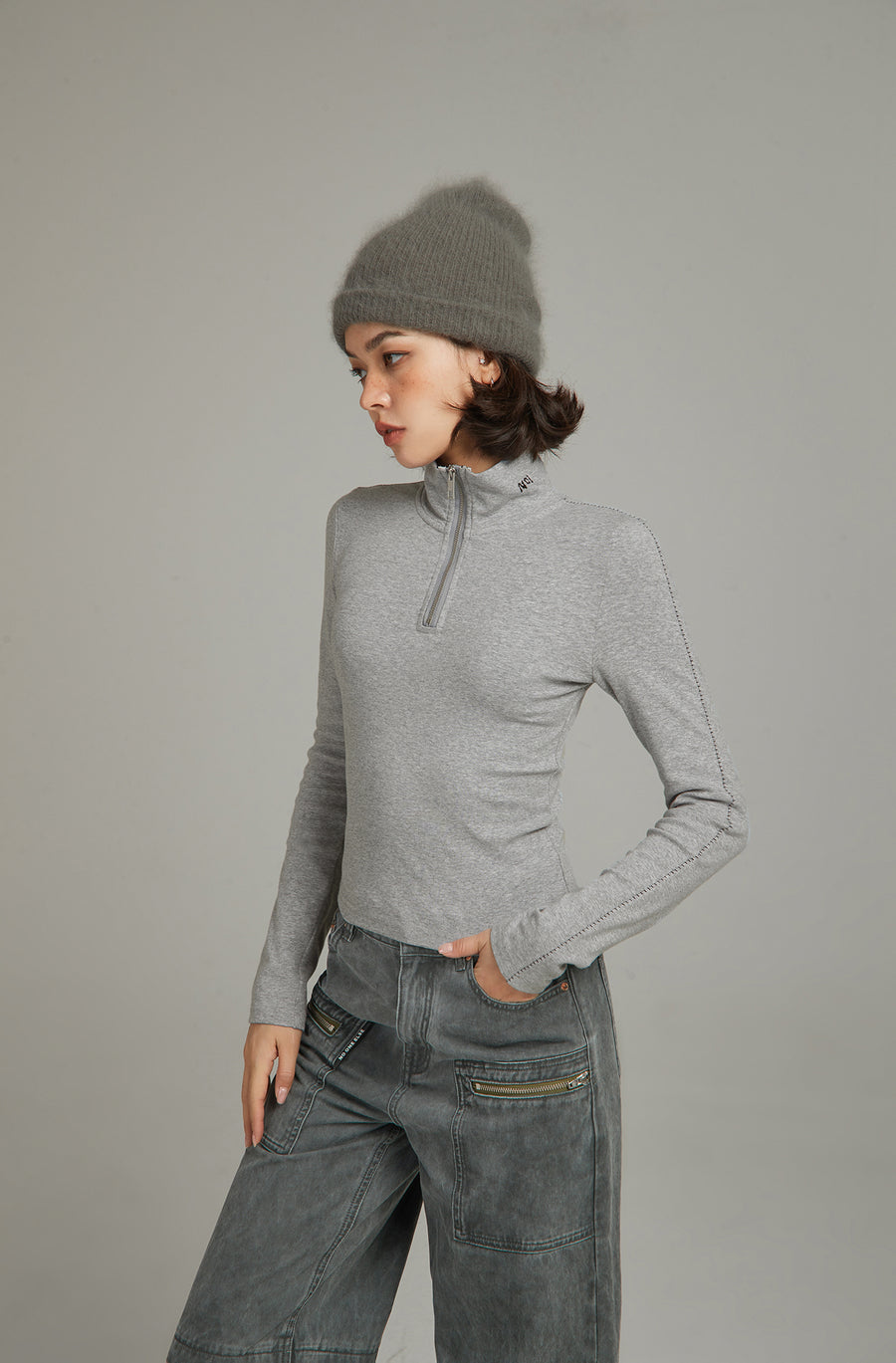 CHUU Half Zip Up High Neck Top