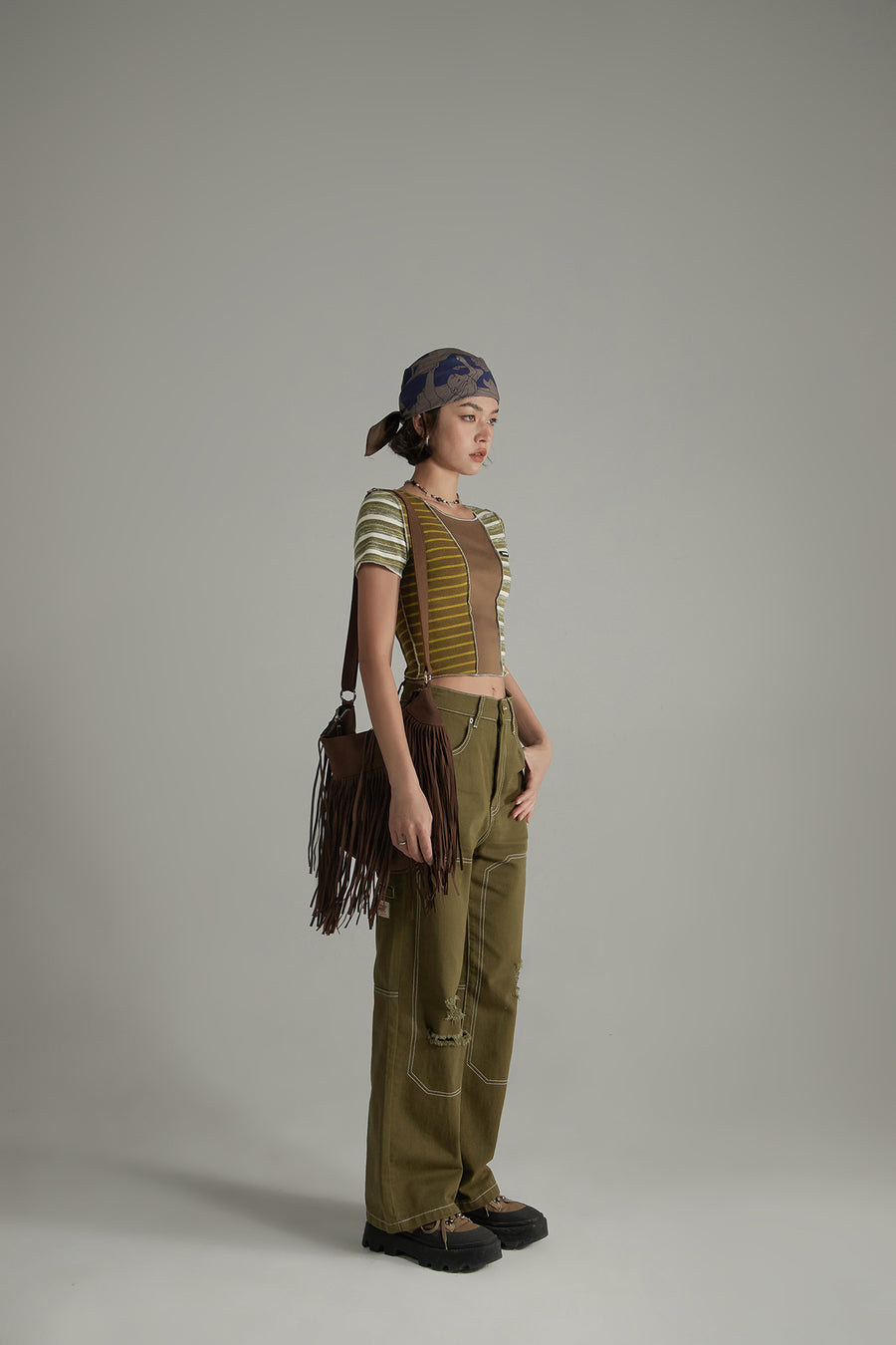 CHUU Contrast Striped Slim Cropped T-Shirt