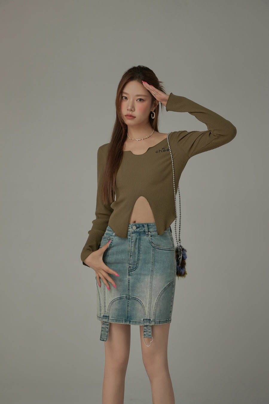 CHUU Color Embroidery Slit Long Sleeve T-Shirt