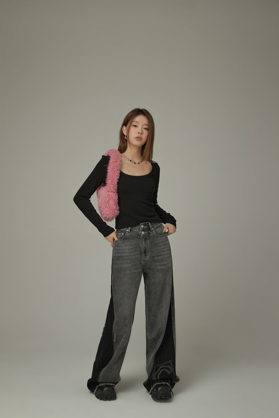 CHUU Cut Patchwork Hem Two Toned Denim Jeans