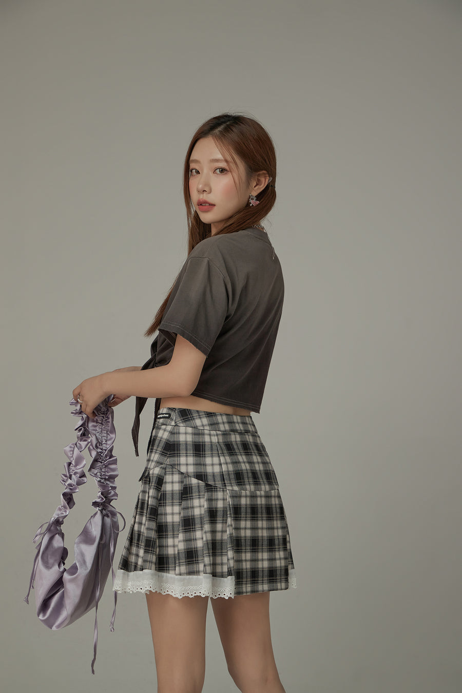 CHUU Gradient Short Sleeve Ribbon Tie Up Crop T-Shirt