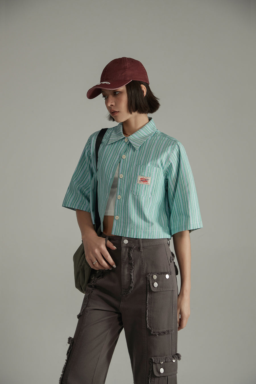 CHUU Boxy Vertical Stripes Cropped Shirt