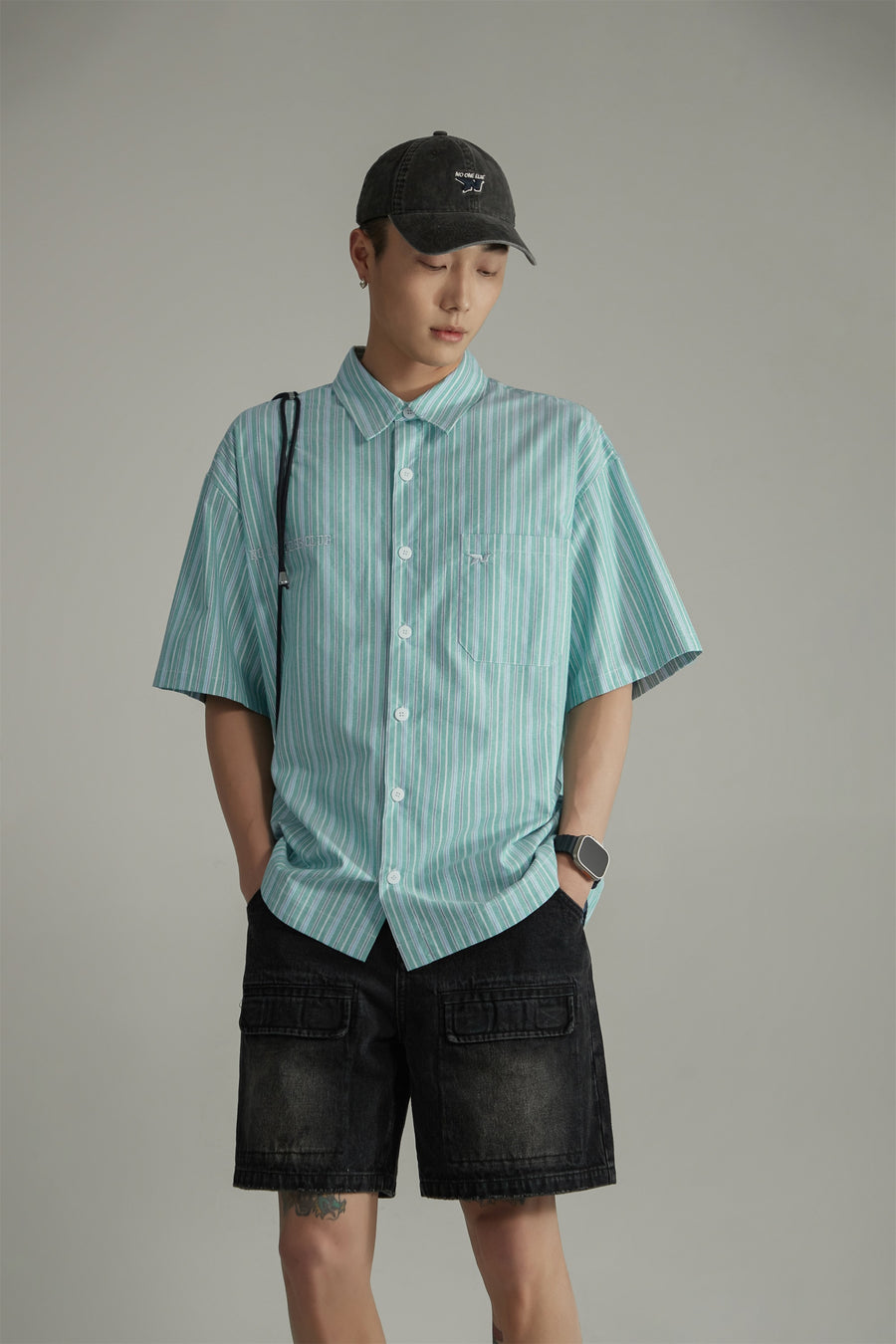 CHUU Vertical Striped Short-Sleeved Shirt