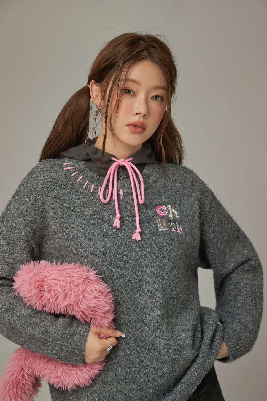 CHUU Logo Basic Loose Fit Knit Sweater