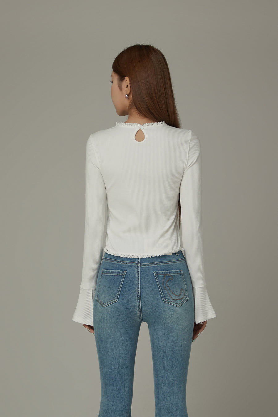 CHUU Lace Shirring Bell Sleeve T-Shirt