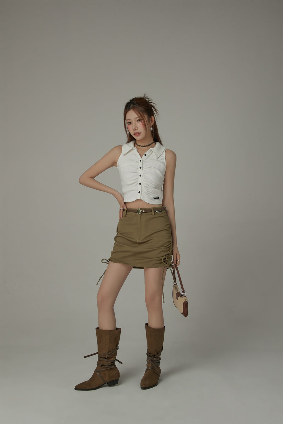 CHUU Shirred Button Color Sleeveless Crop Top